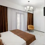 Castello Luxury With Private Jacuzzi Apartment