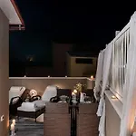 Castello Luxury With Private Jacuzzi