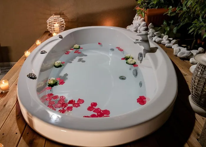 Apartament Castello Luxury With Private Jacuzzi