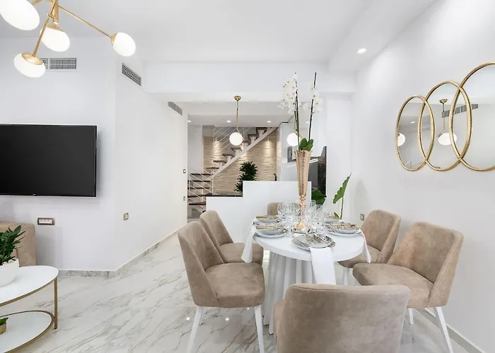 Castello Luxury With Private Jacuzzi Apartament