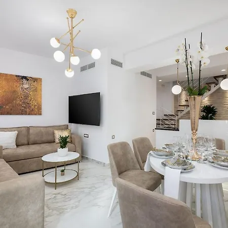 Castello Luxury With Private Jacuzzi