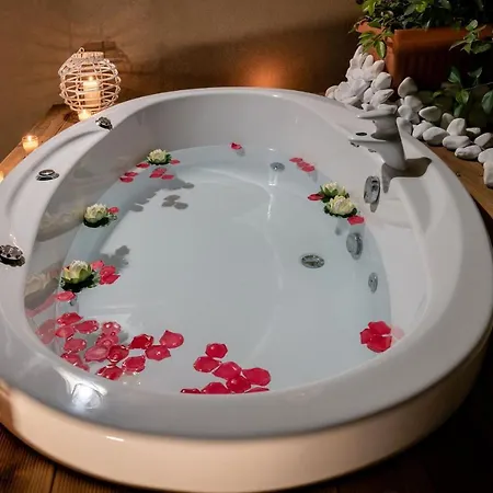 公寓 Castello Luxury With Private Jacuzzi