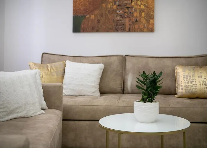 Castello Luxury With Private Jacuzzi Lägenhet