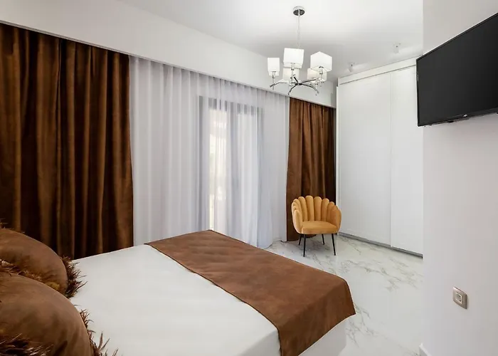 Castello Luxury With Private Jacuzzi Lägenhet